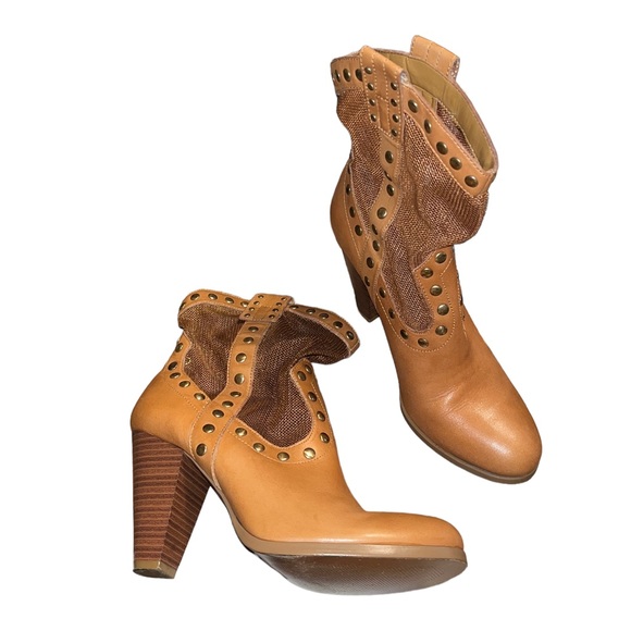 BCBG Winston Tan and Mesh Western Boots - Picture 7 of 15